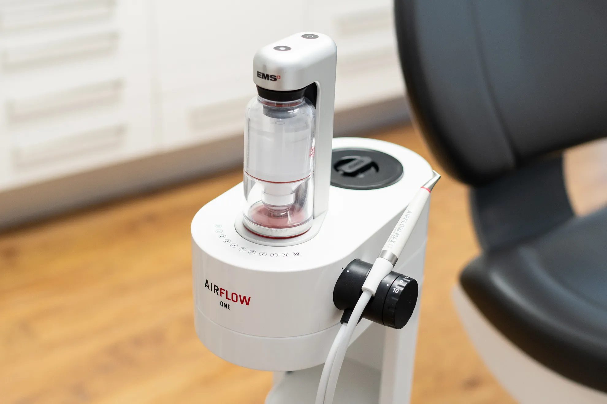 Nahaufnahme von dem zahnmedizinischen Gerät von AIRFLOW One